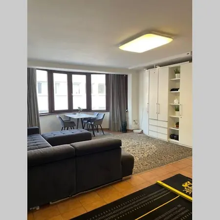 70Qm Wohnung Mit Terrasse Im Herzen Von Koeln